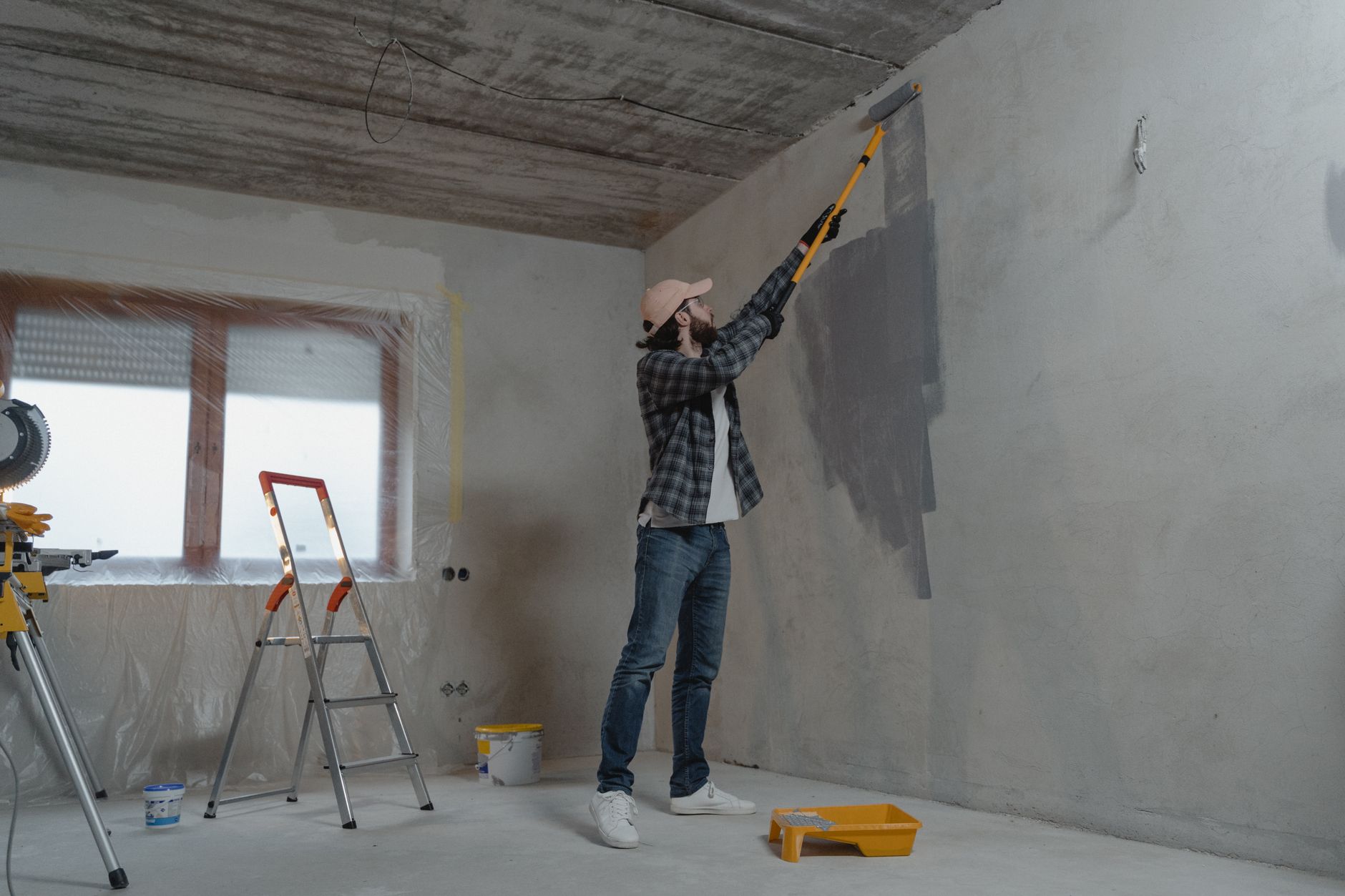 Peintre en bâtiment équipe à Saint-Ouen